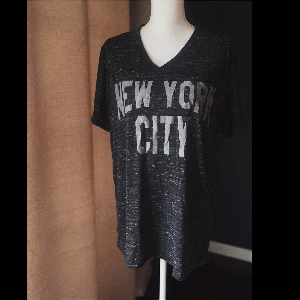 3/$25 🍄 Oversized soft tee “New York City”.